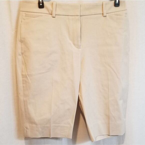 WHBM white house black market khaki soft comfy burmuda 11" shorts size 4 - Picture 2 of 7